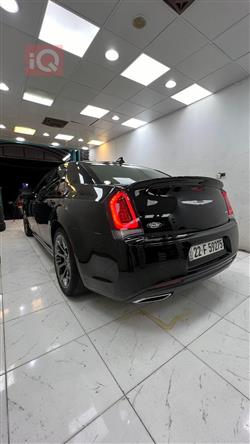 کرایسلەر 300